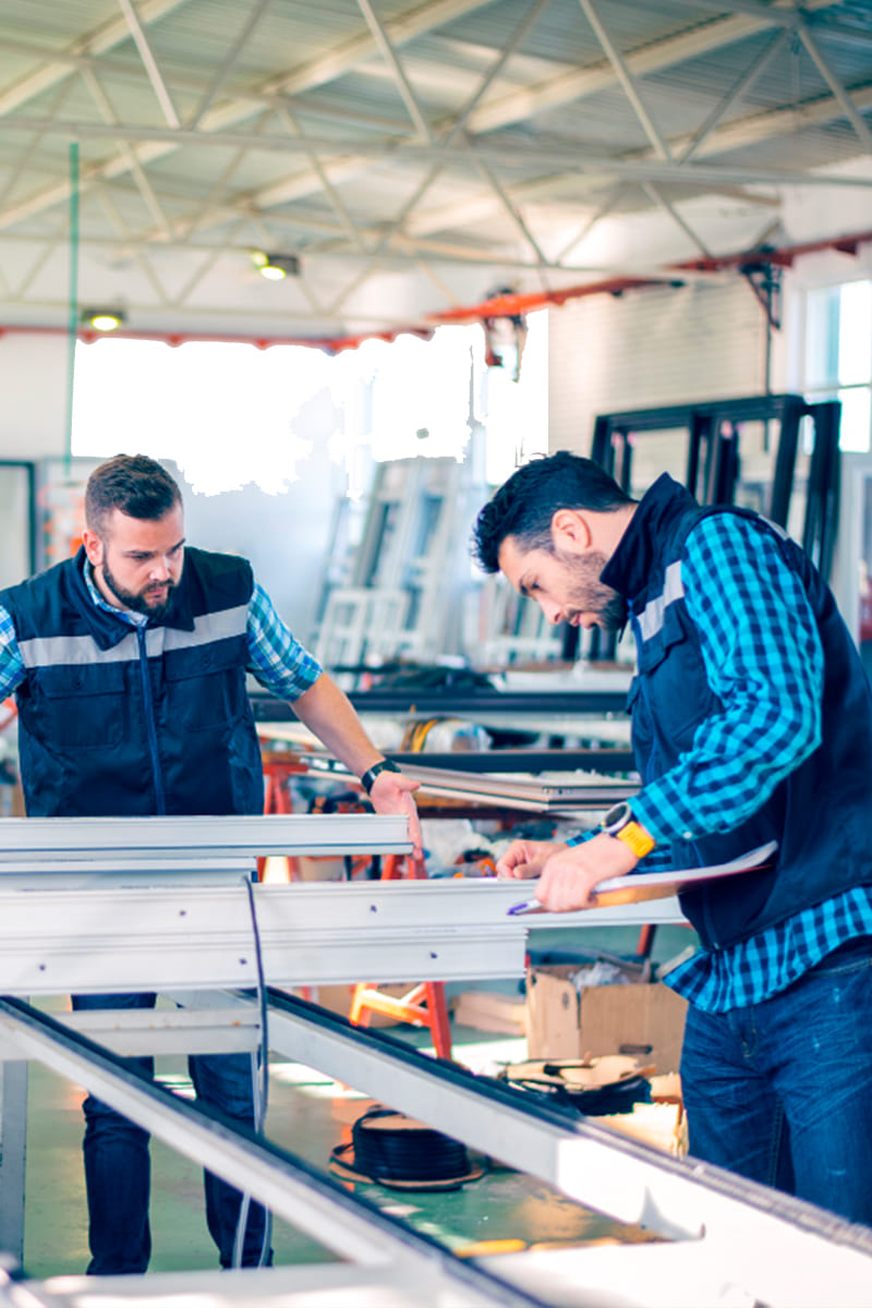 Fabricacion de puertas y ventanas de alto impacto